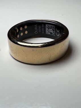 Oura Ring - Gen 3 Heritage Gold size 8 (used and battery NOT working properly)